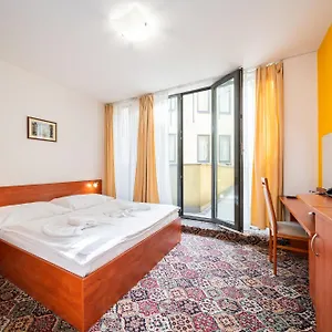 Hotell De Luxe, Prag