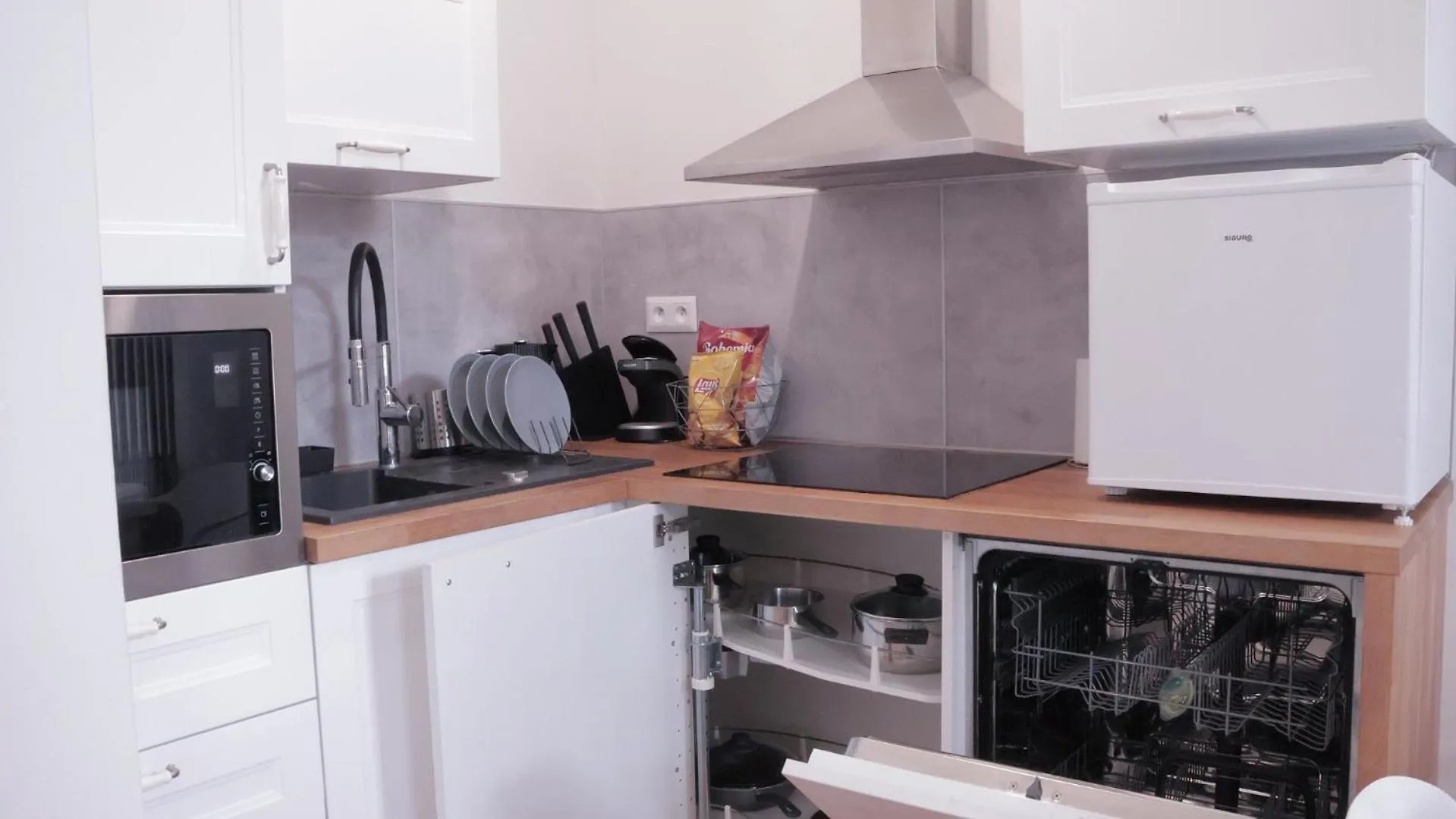 Cozy Apartment In The Center Of פראג